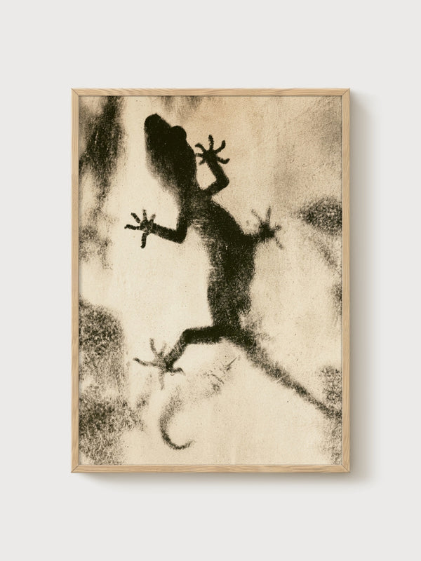 Gecko Silhouette Line Art Print poster in oak frame